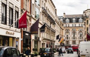 Shopping in London with Park Lane Apartments