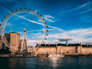 London eye Park Lane Apartments
